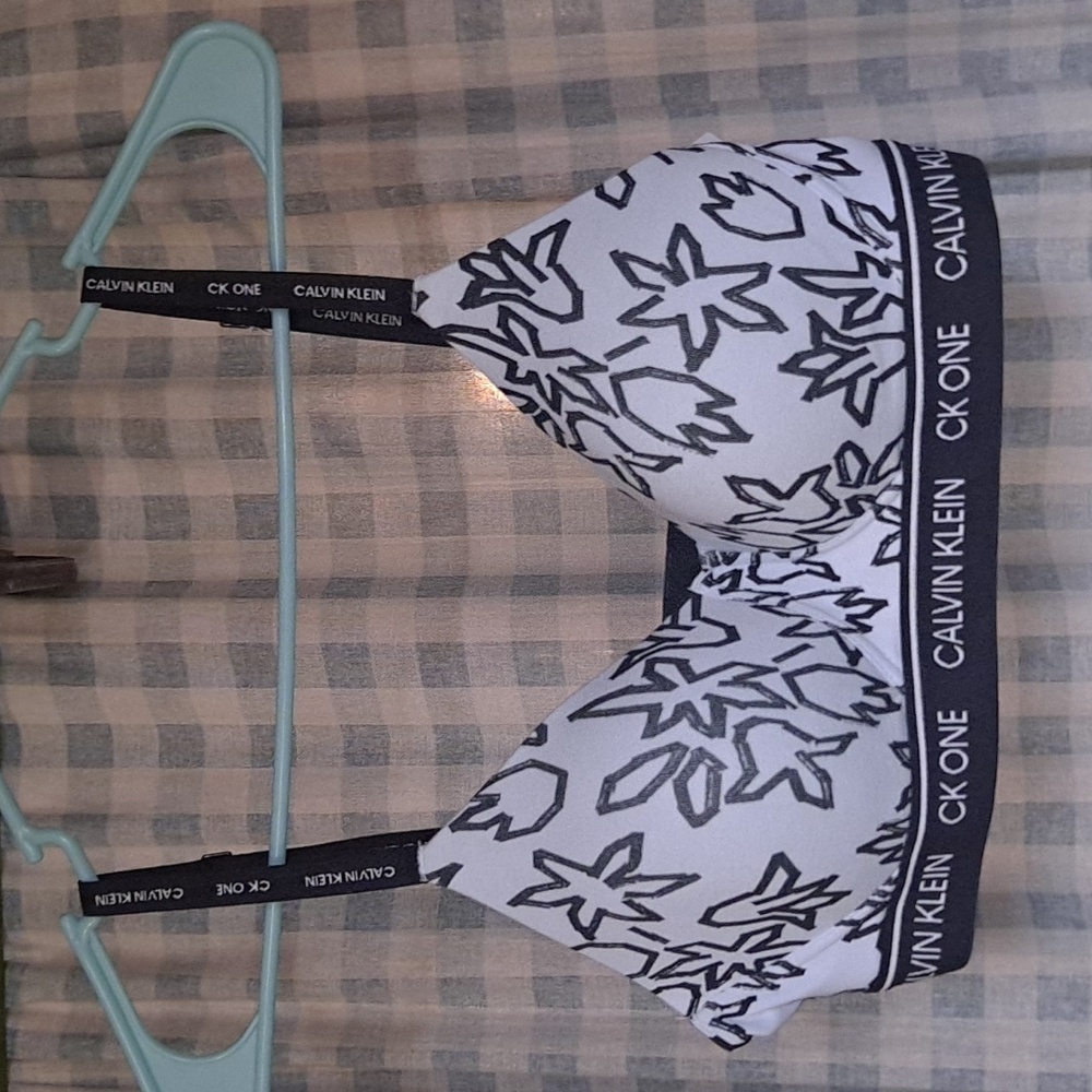 Calvin Klein CK One lightly lined bralette, medium